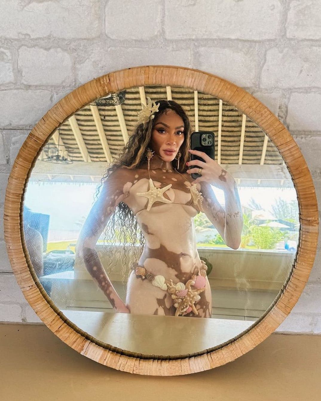 0829 Winnie Harlow Hot Shots 7