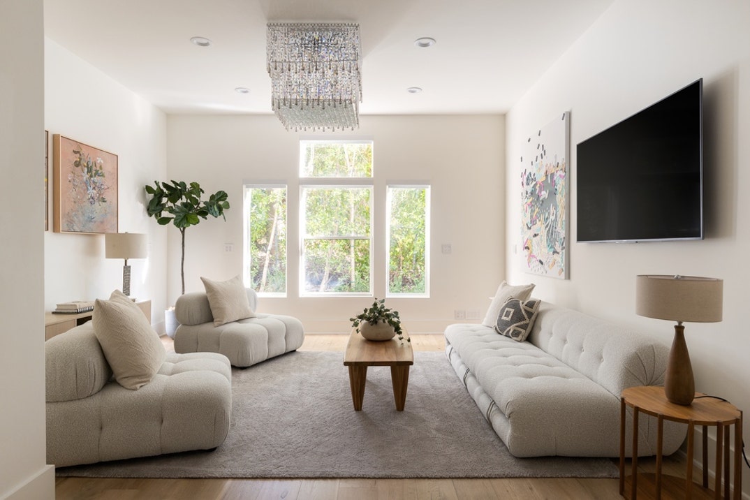 Meghan Trainor Lists LA Home 9