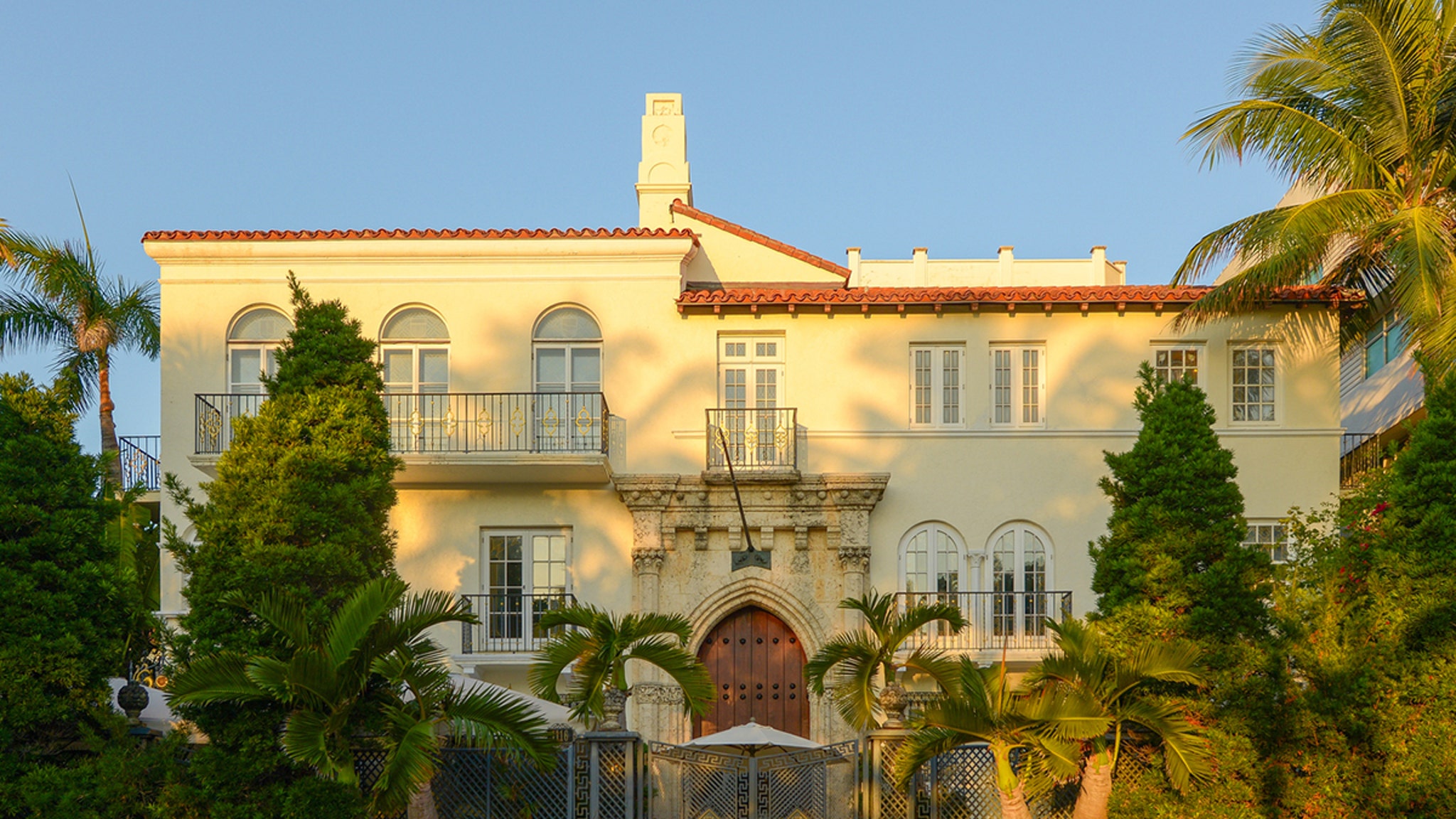 Two Men Found Dead at Versace Mansion in Miami thumbnail