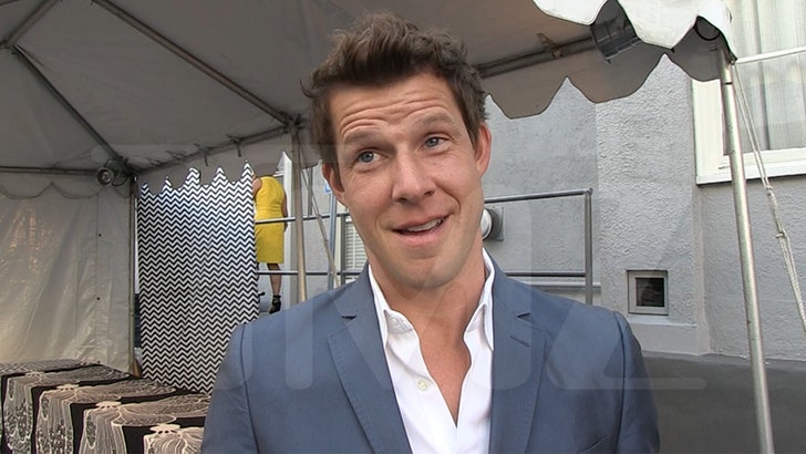 022025_eric_mabius_march_2012_kal