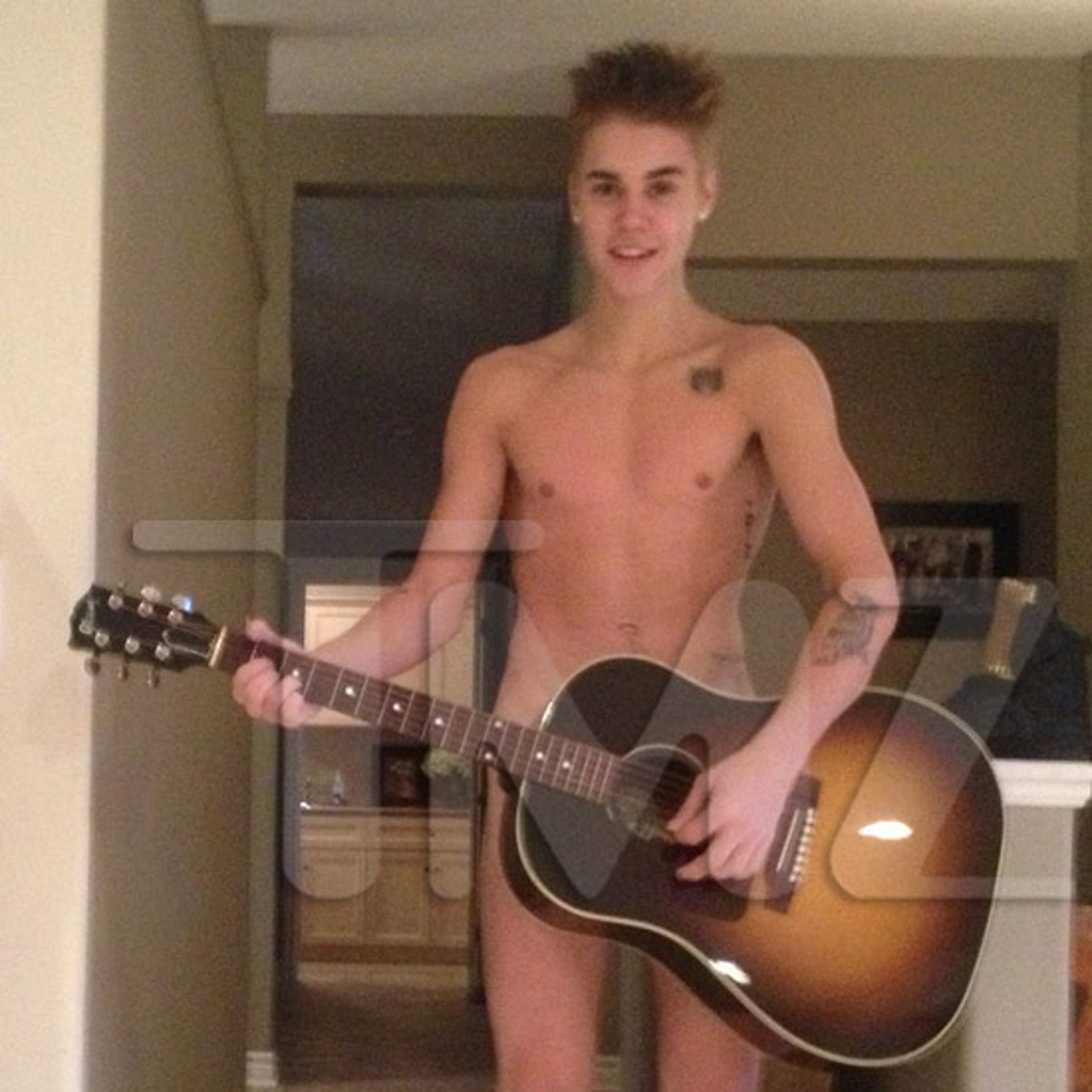 Photos nude justin uncensored bieber Justin Bieber