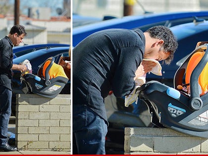 0119_jimmy_kimmel_blowing_nose_NPG