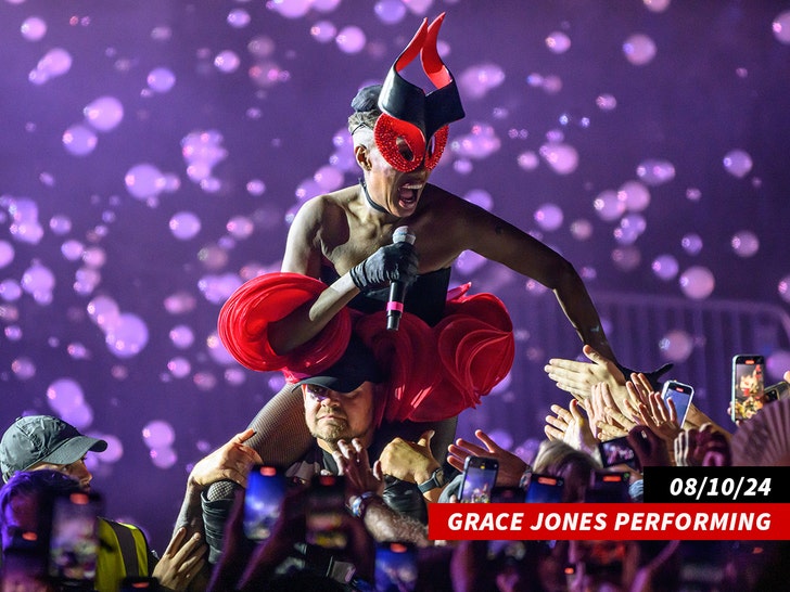 Grace Jones fuori dalle terre