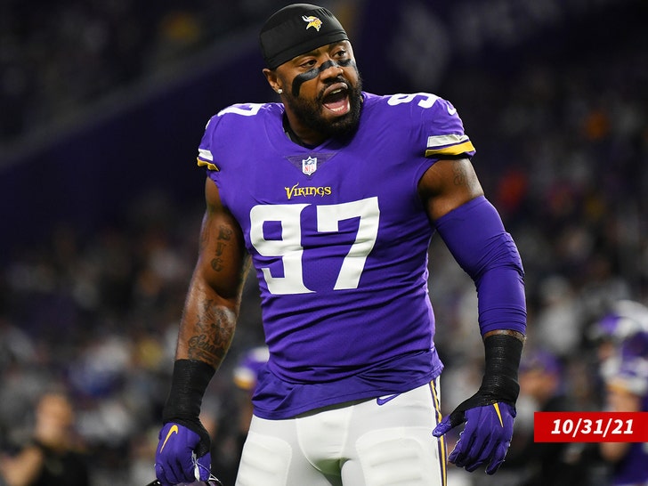 everson griffen on the field getty