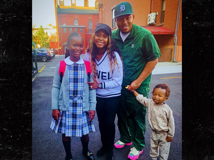 Naturi Naughton family pic insta sub