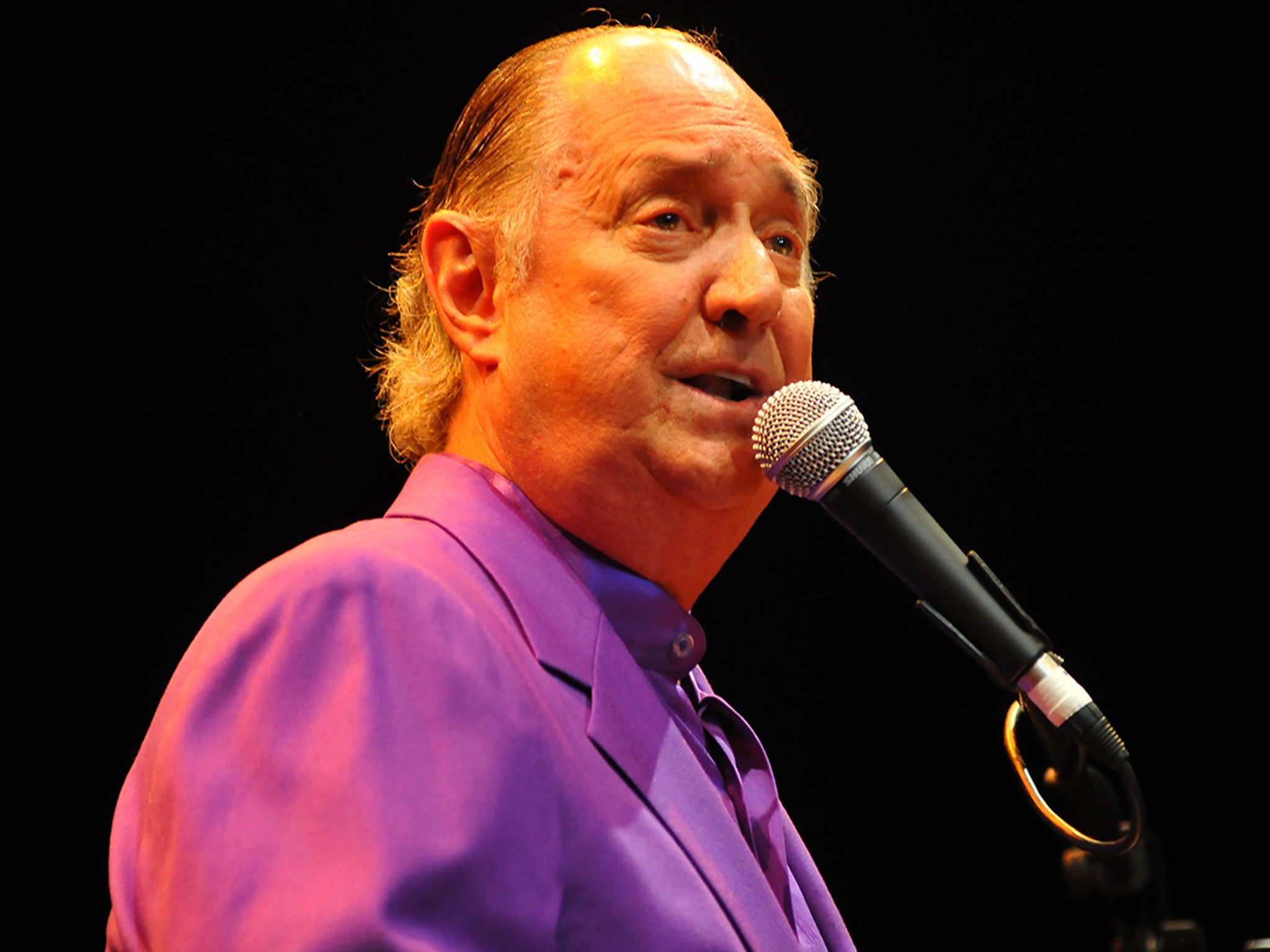 Legendary Singer Neil Sedaka Hospitalized in Los Angeles Following Medical Emergency