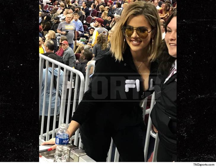 Khloe Kardashian Gets Personal Security Detail at Cavs Game PHOTO :: 0414-khloe-kardashian-tmz-sports-7