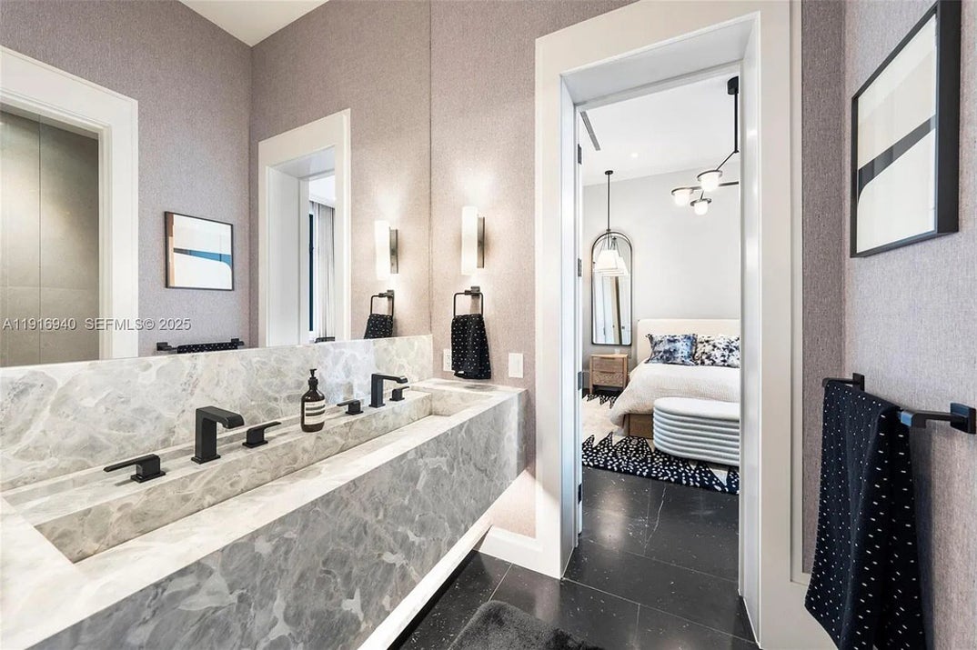 Cameron Diaz Potential Florida Home 24