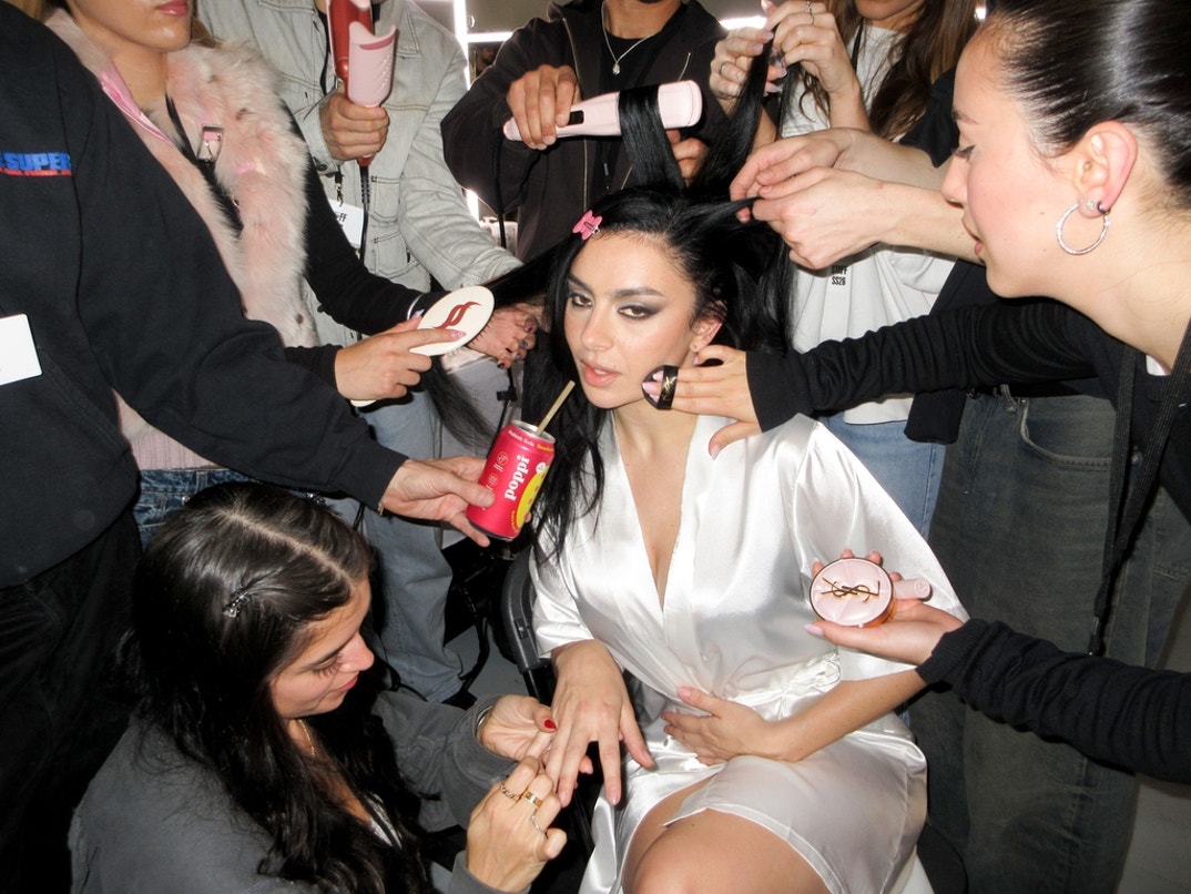 Charli xcx spotted with poppi on set of her new music video, SS26