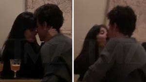 Camila Cabello and Shawn Mendes Making Out in Toronto Restaurant