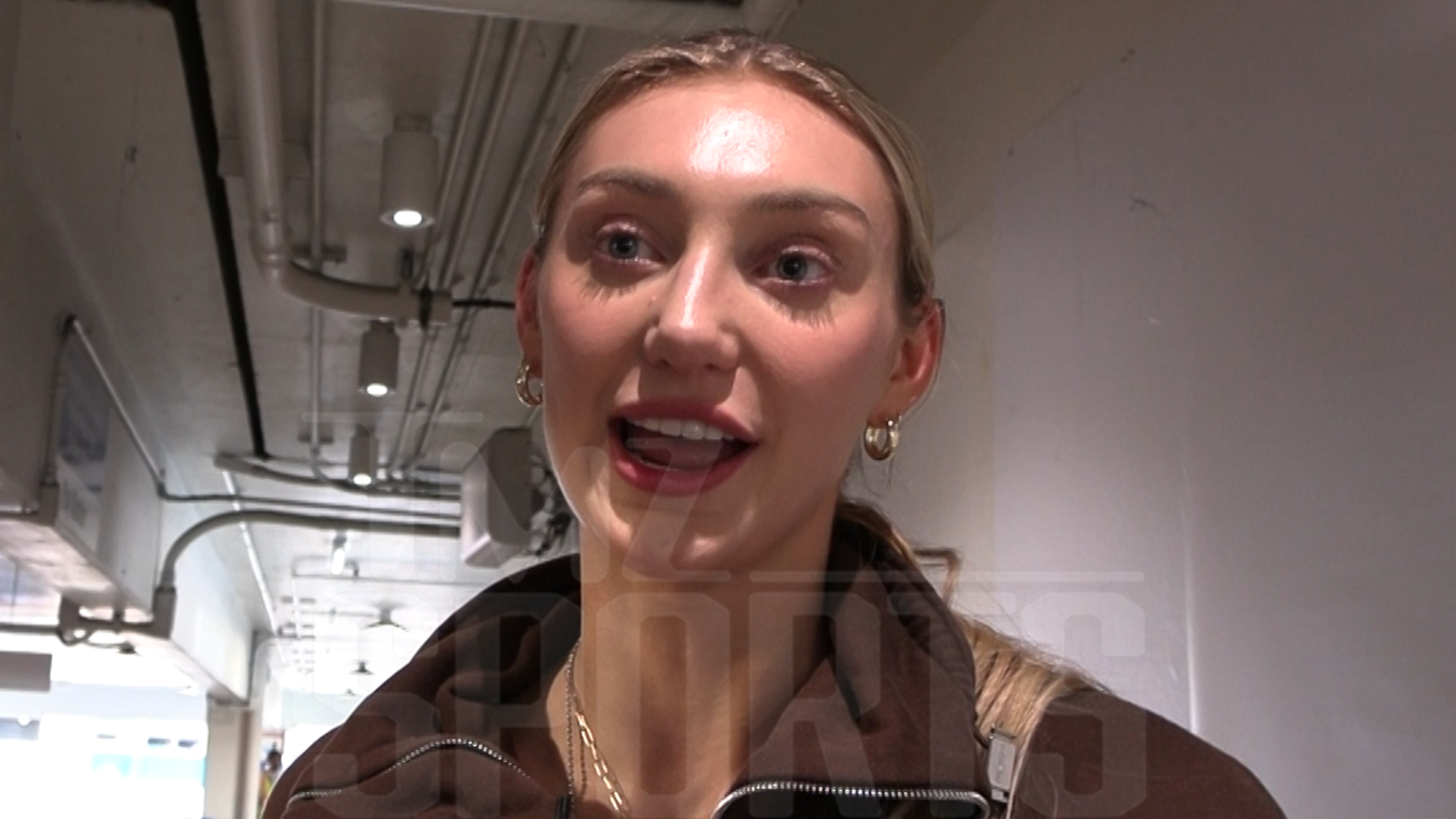 Cameron Brink zegt dat ze zou overwegen om voor de Playboy te poseren, maar daarvoor de goedkeuring van haar verloofde nodig heeft!