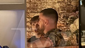 main taylor swift travis kelce wm