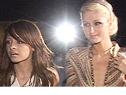 110606-nicole-richie-paris-hilton