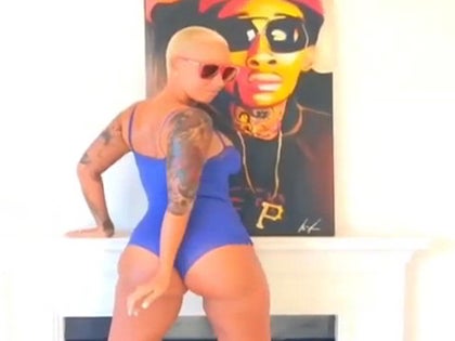 083014_amber_rose_primary