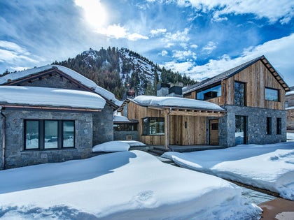 0901-rhobh-aspen-vacation-villa-photos-primary