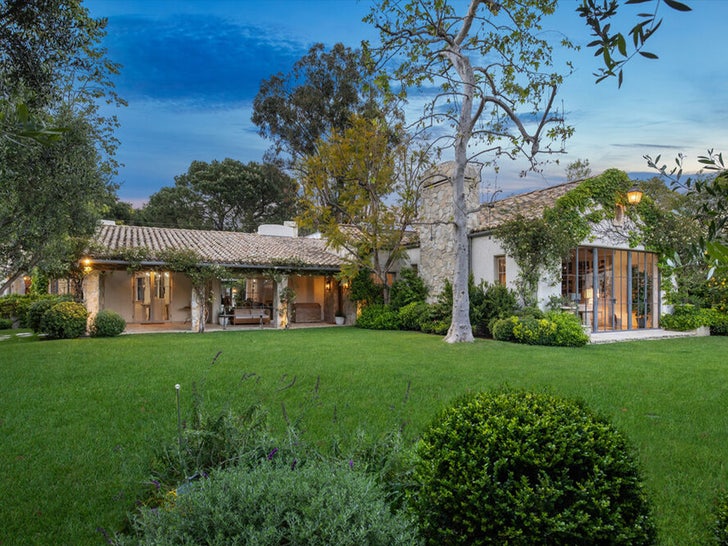 072724 Ben Affleck acquista casa MLS