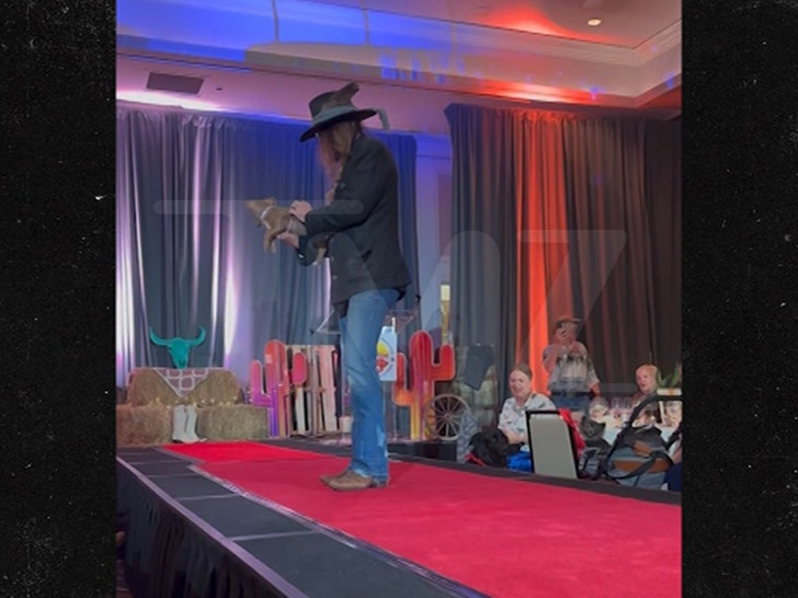 020225-billy-ray-cyrus-primary-4