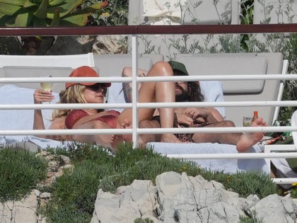 Heidi Klum And Tom Kaulitz Sun Bathing At Their Hotel In Cannes