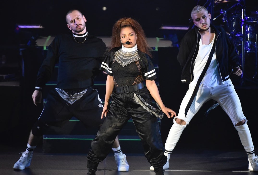 Janet Jackson Performance photos-12