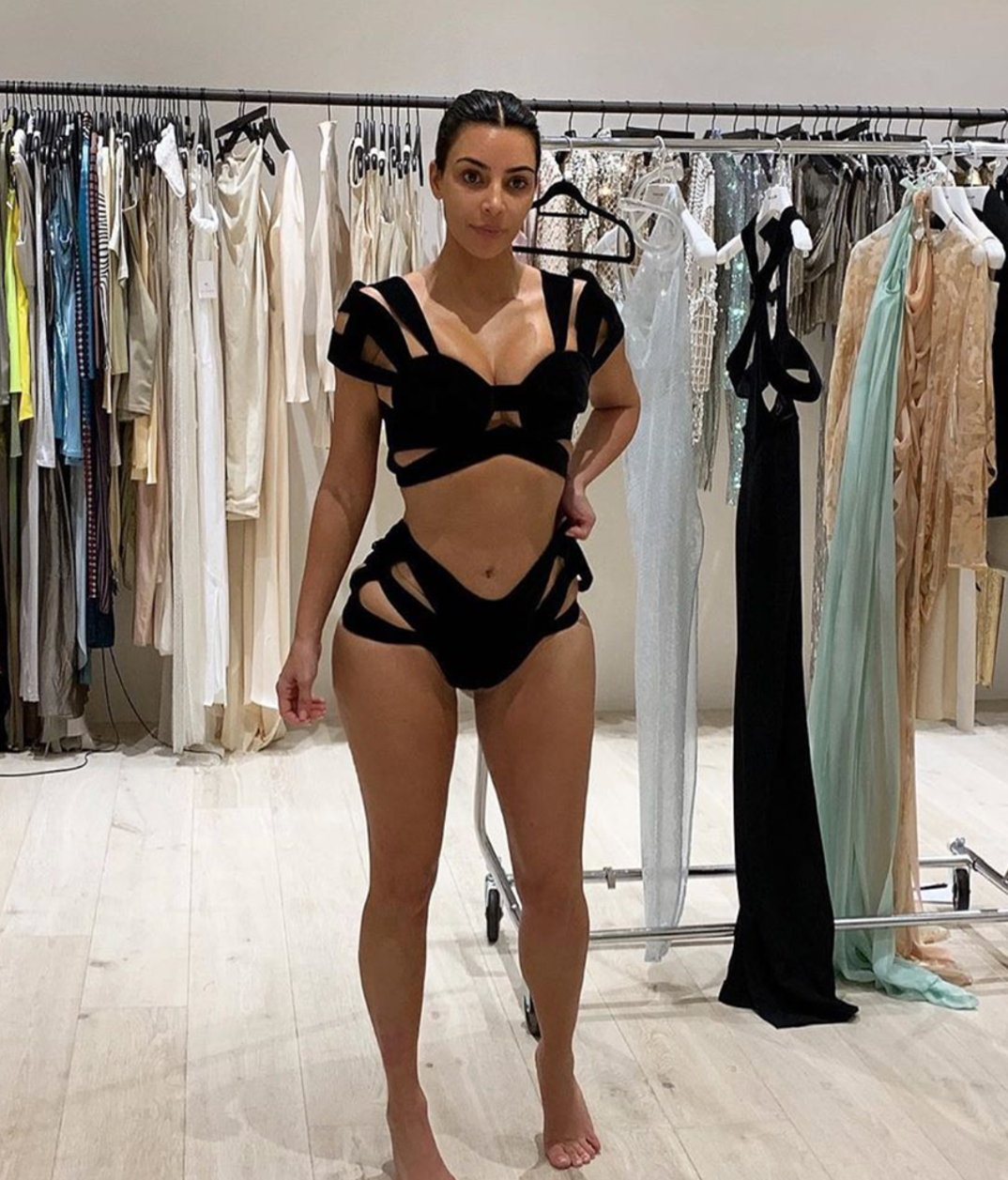 kim-kardashian-2020-hot-cont-photos3