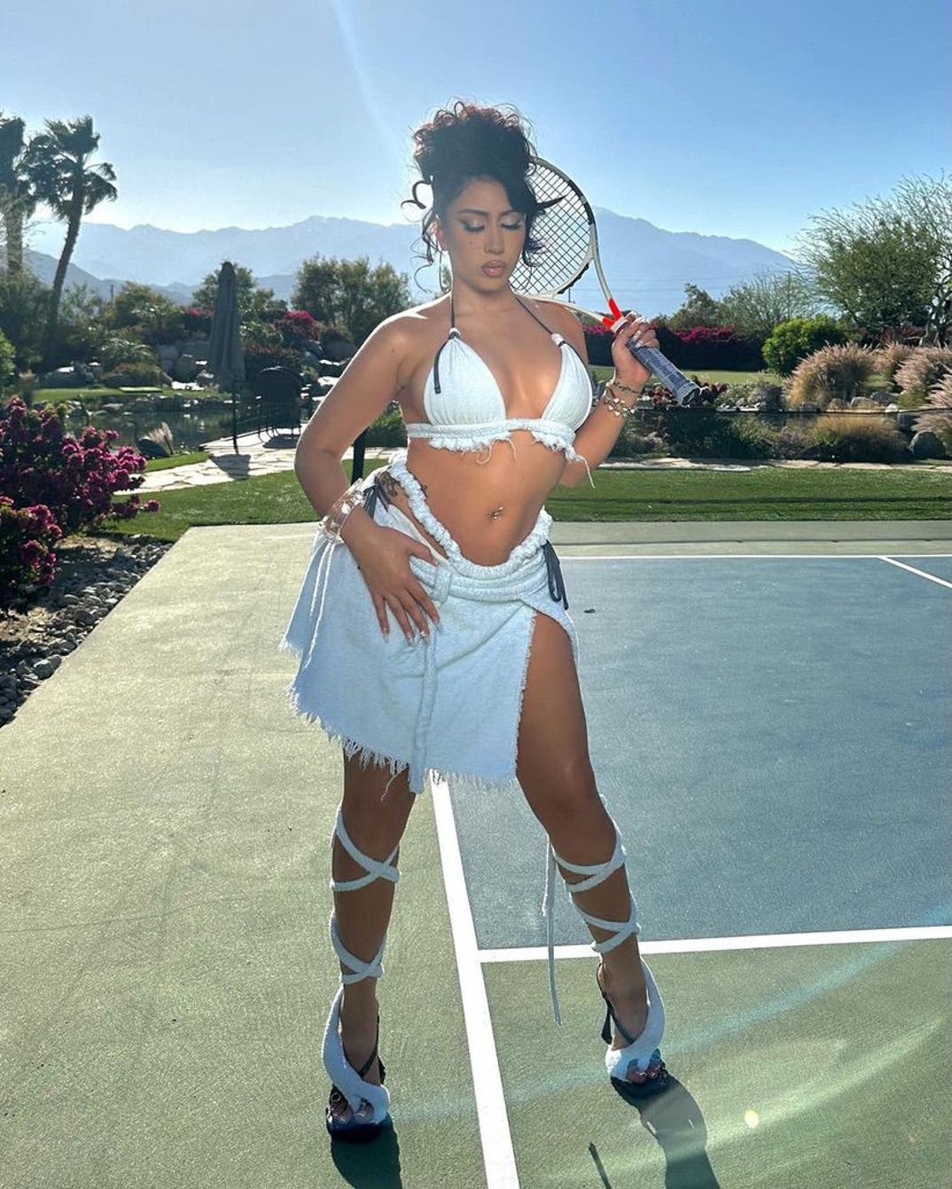 Kali Uchis Hot Shots