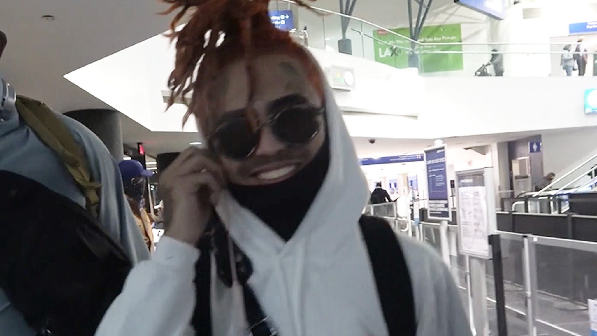 Lil Pump Boards flight, still challenging over face masks and COVID-19