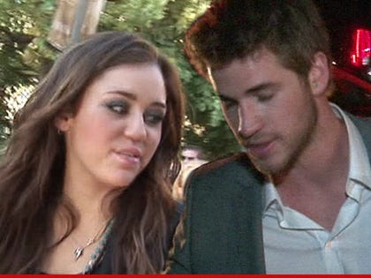 0914-miley-cyrus-liam-hemsworth-tmz
