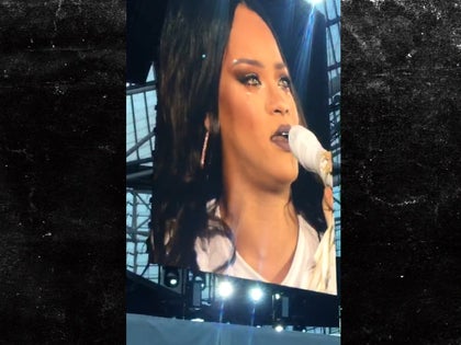 062116_rihanna_primary