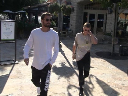 092617_scott_disick_primary