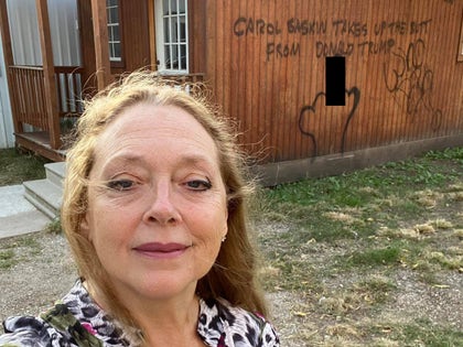 1123-carole-baskins-zoo-graffiti-primary