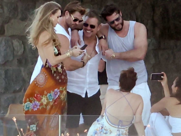 Matt Damon Vacations With The Hemsworth Bros In Mykonos