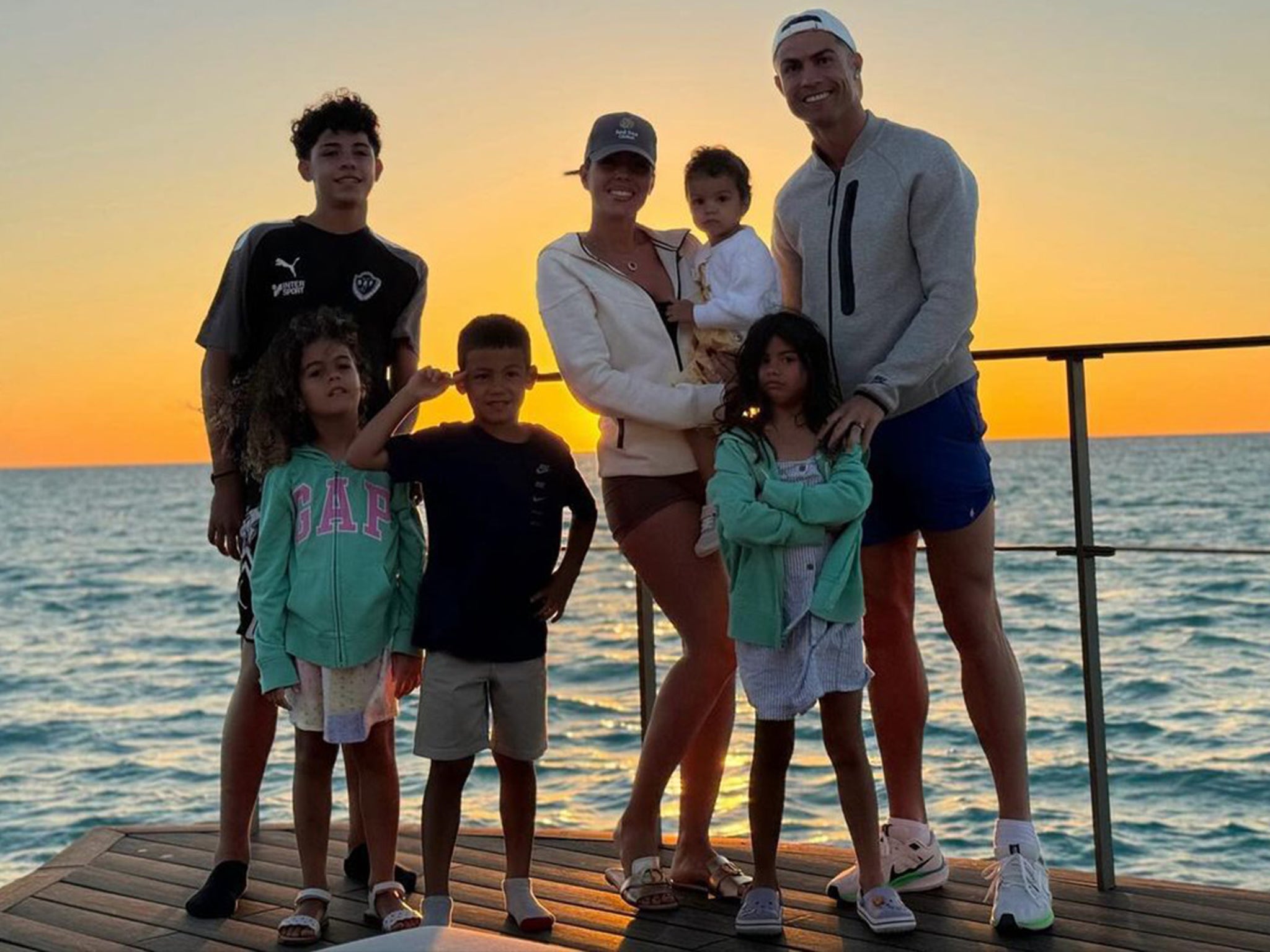 Cristiano Ronaldo Georgina Rodríguez Vacaciones Familiares En Arabia Saudita