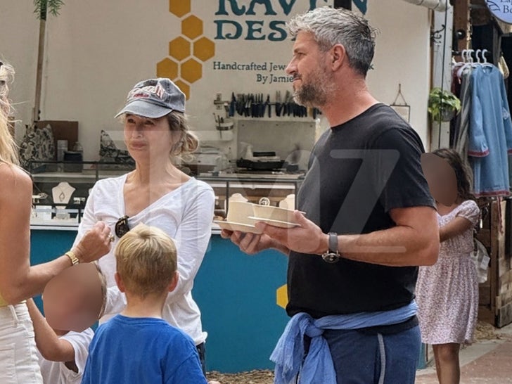 Renée Zellweger And BF Ant Anstead Craft Pottery