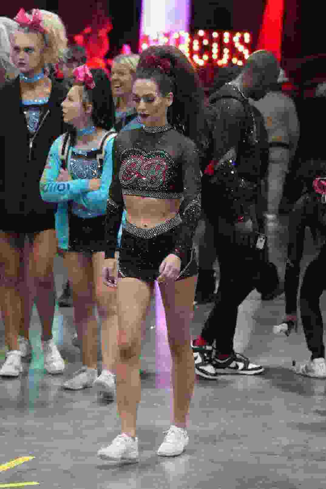 Bill Belichick Jordon Hudson Cheerleading 6