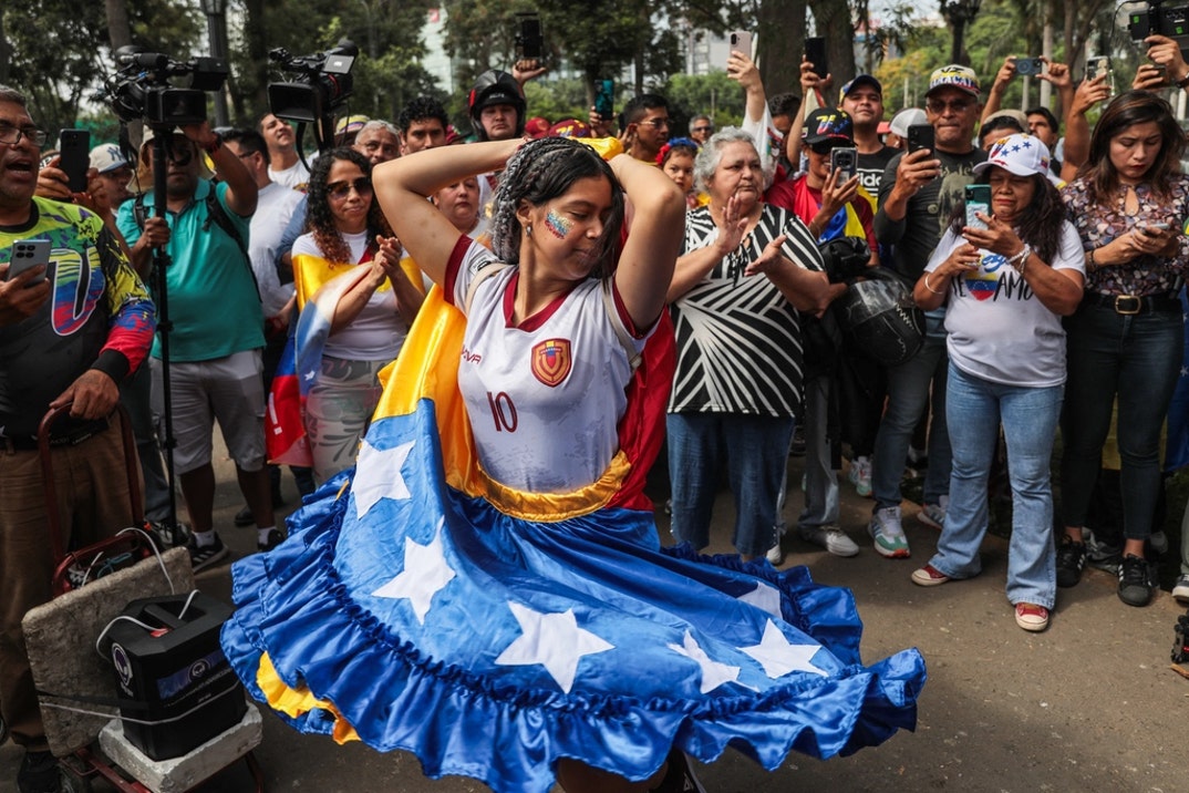 People in Streets in Venezuela 1