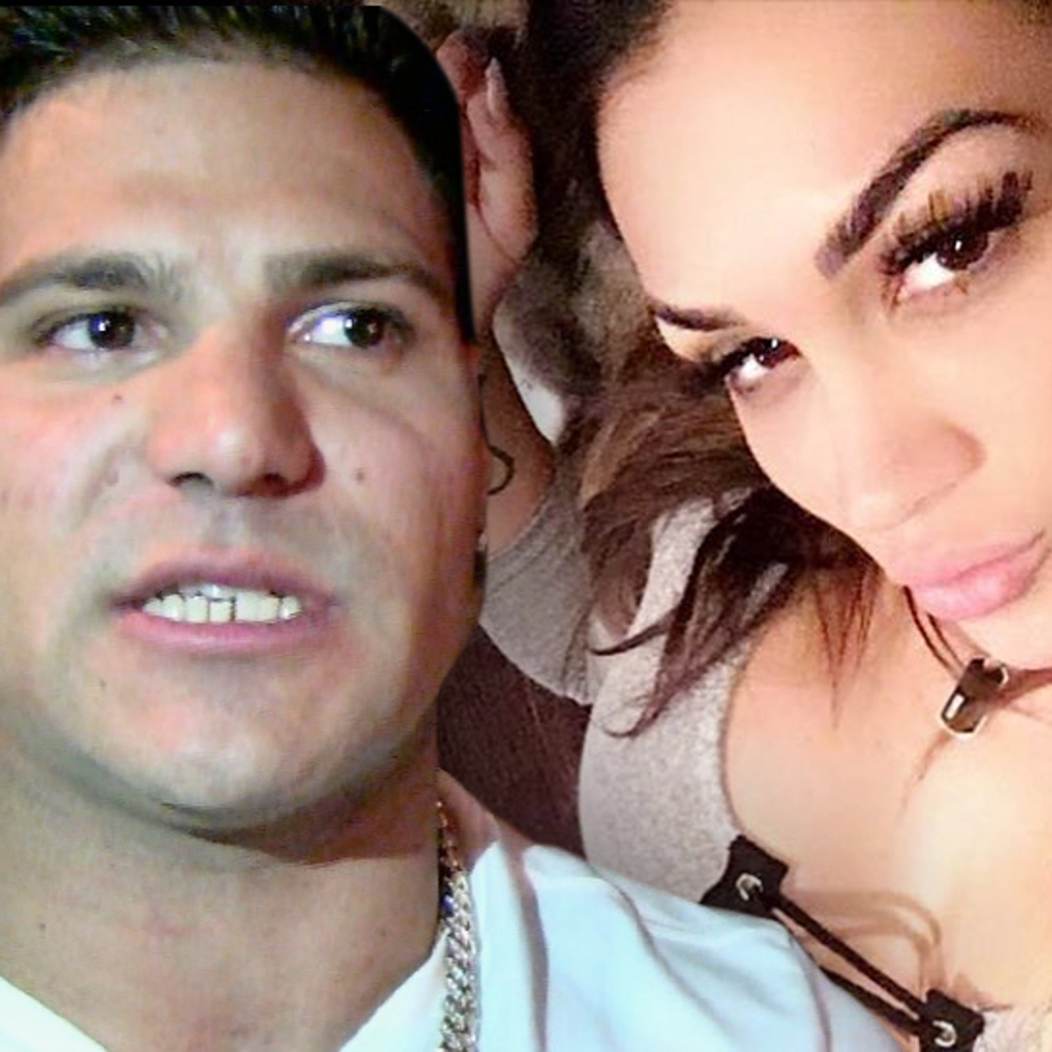 afstuderen binair eeuw Jersey Shore' Star Ronnie Left Trail of Blood in Car Dragging Incident