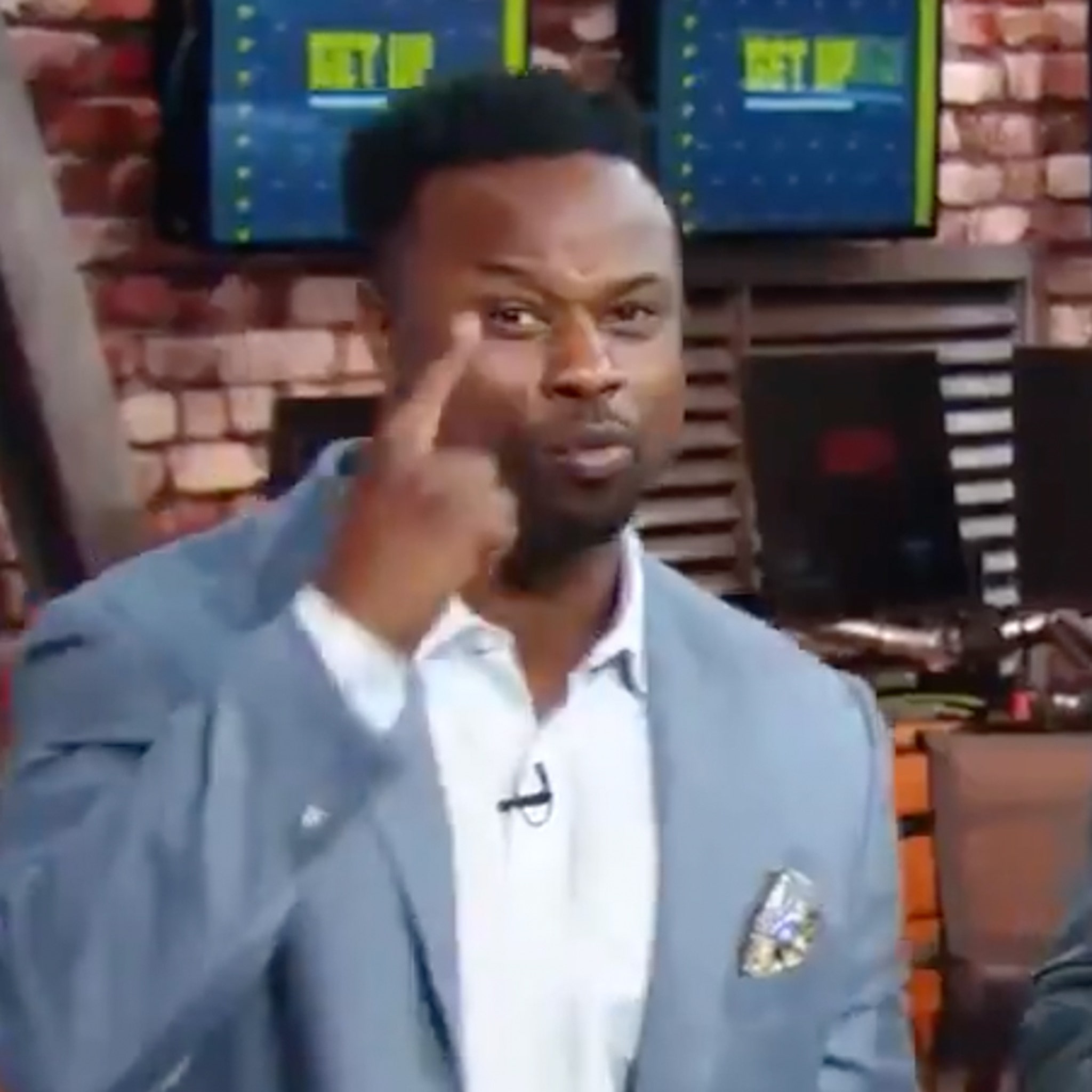 Bart Scott promises to shave off eyebrow if the Eagles defeat 49ers