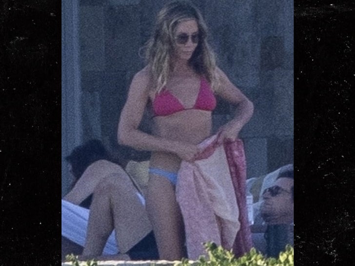 0103-Jennifer-Aniston-Jason-Bateman-Bikini-Tanpa Baju-Cabo-Liburan-Foto-primer-3