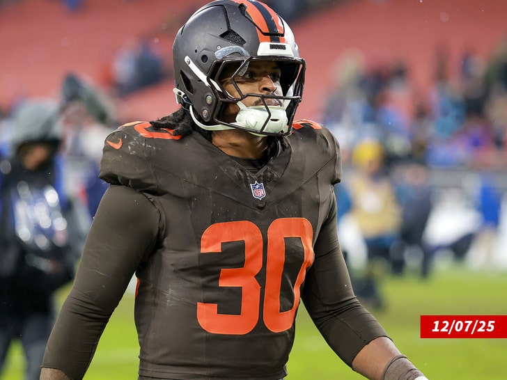 Devin bush on the field getty