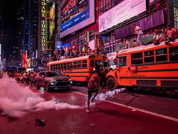 sub-knicks-chaos-getty-4