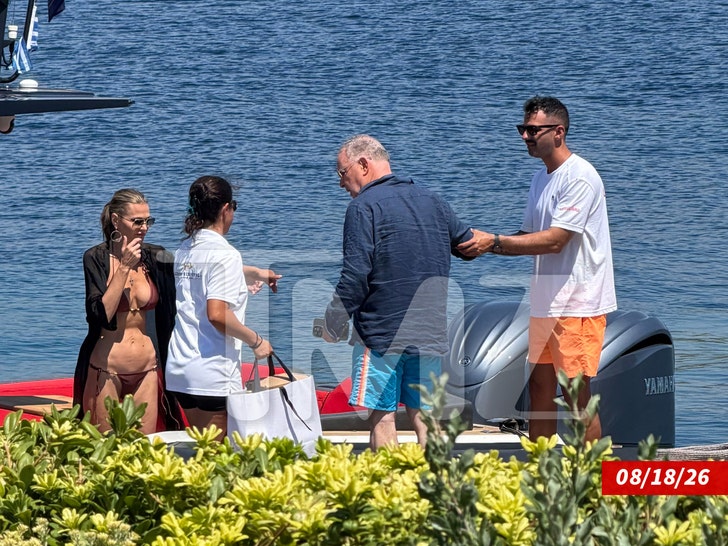 pk kemsley on boat with GF Tatiana kharchylava TMZ WM 2