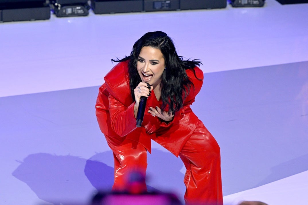 Demi Lovato Performance Photos 2