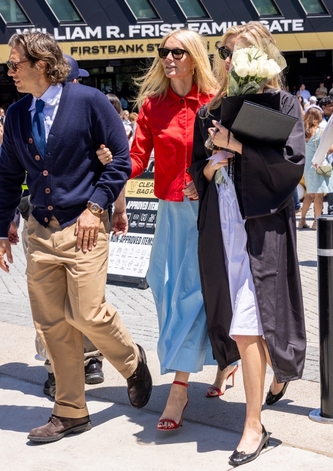 Gwyneth Paltrow and Chris Martin Graduation 6