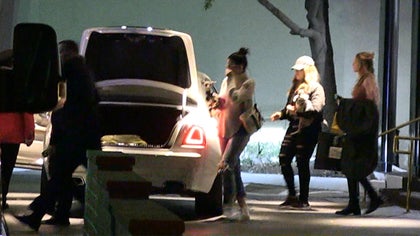 121215_kylie_jenner_p