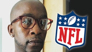 Gay Ex-NFL Player Running Anti-Homophobia Clinic for NFL Coaches