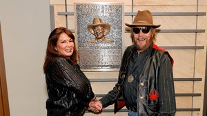 Hank Williams Jr.'s Wife Died From Collapsed Lung After Cosmetic Surgery