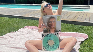 KESHA Hot Shots Photos 7