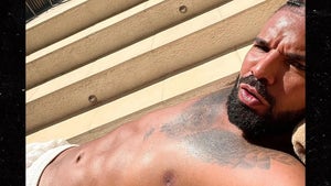 1020-Drake-Shirtless-PRIMARY