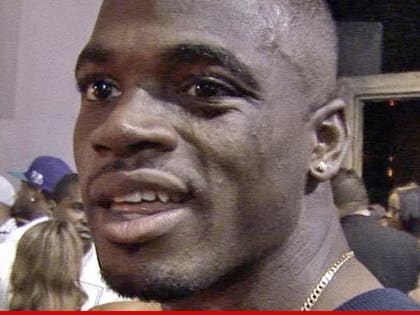 1121-adrian-peterson-tmz-02