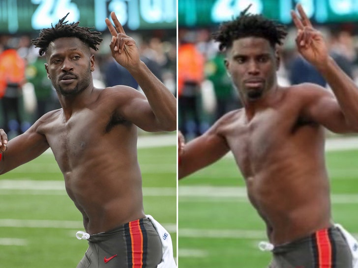 antonio brown tyreek hill peace sign